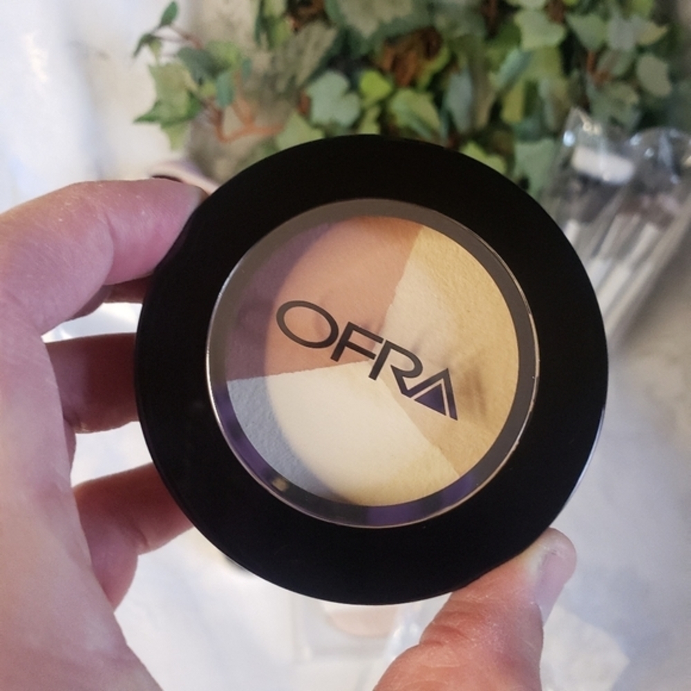 Ofra Cosmetics‎ And a Dior pouch - Picture 5 of 5